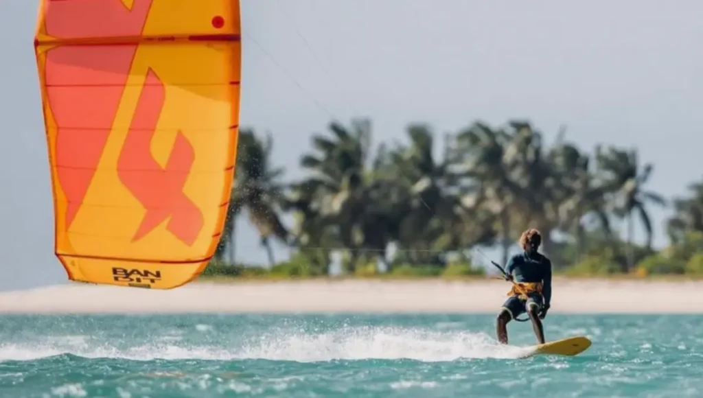 What’s the best way to learn kitesurfing?
