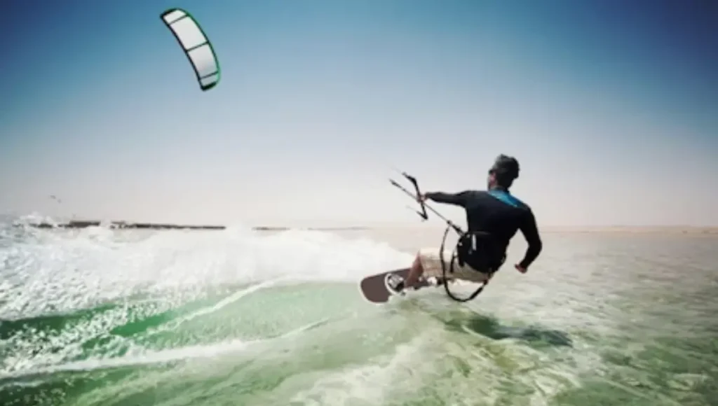 Factors that Influence Kitesurfing Speed
