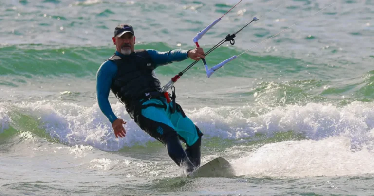 What Size Kitesurfing Harness Do I Need?