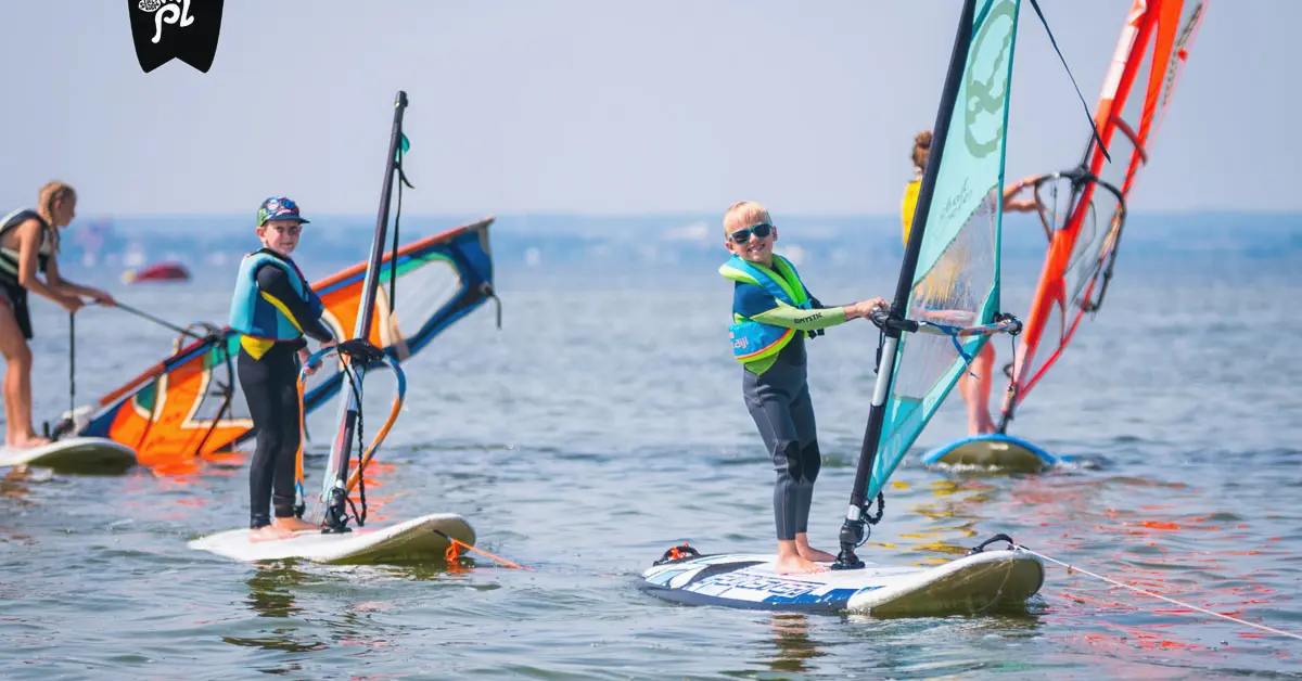 Kitesurfing vs windsurfing: differences and similarities