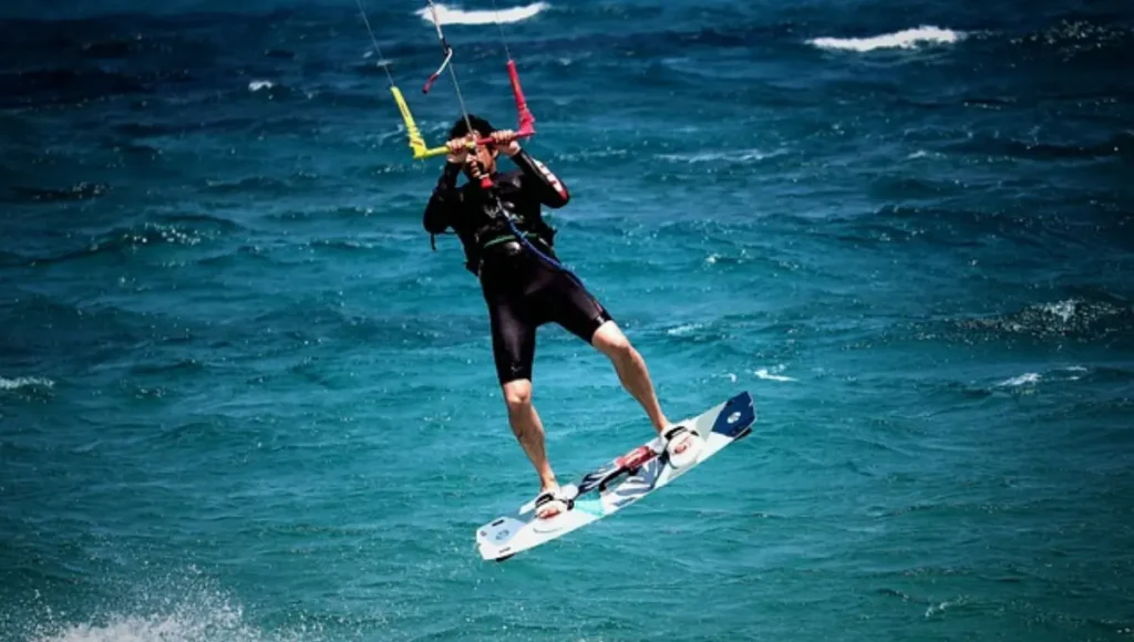 What is considered good wind for kitesurfing?
